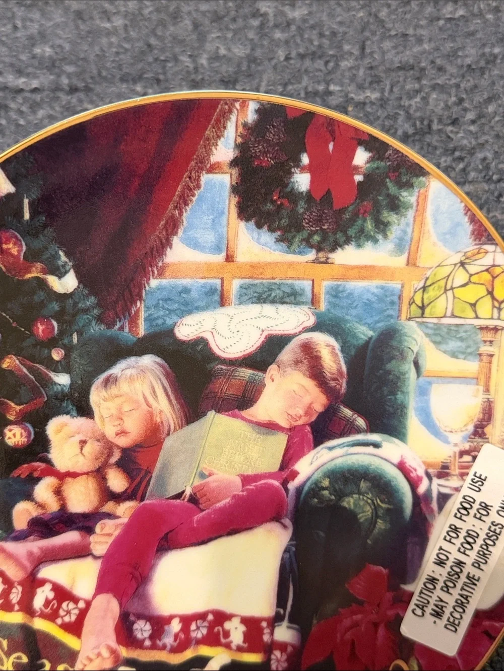 Avon 2000 Holiday Decorative Plate - 22K Gold Rim.